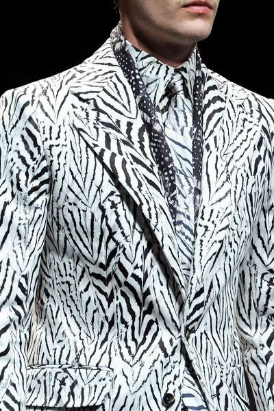 Look 74